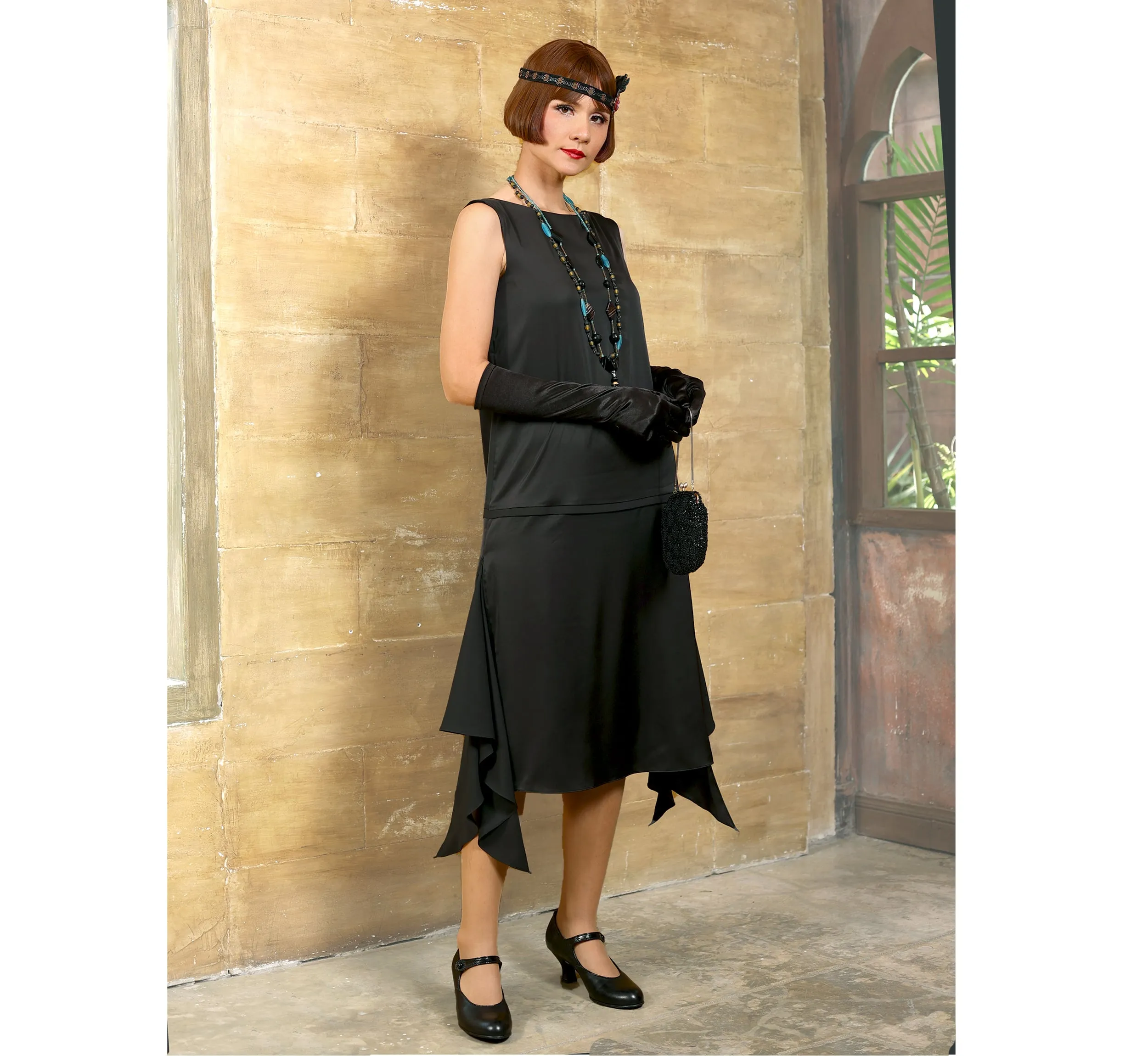 1920s Great Gatsby party dress made of black satin fabric