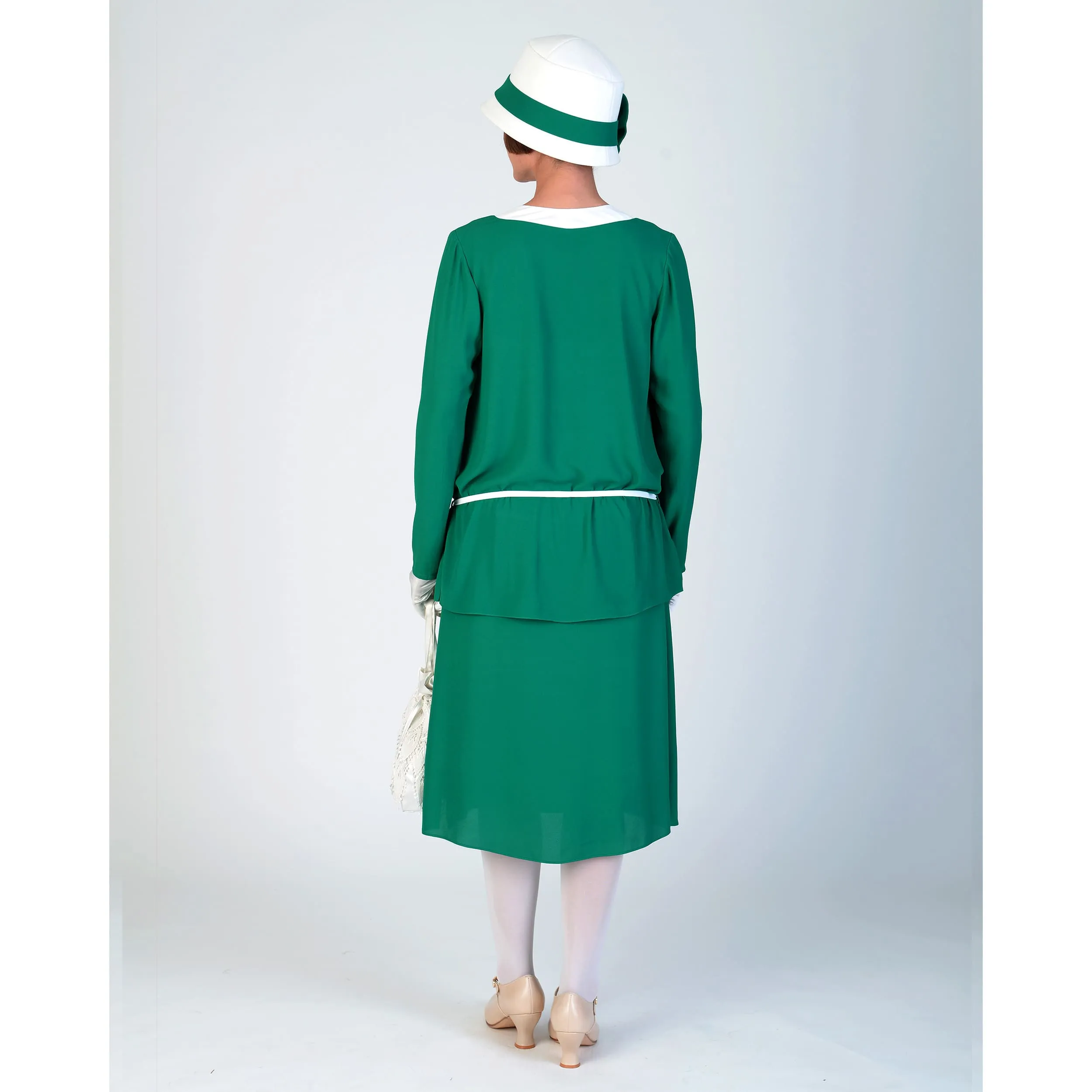 2-piece 1920s ensemble in green with off-white details