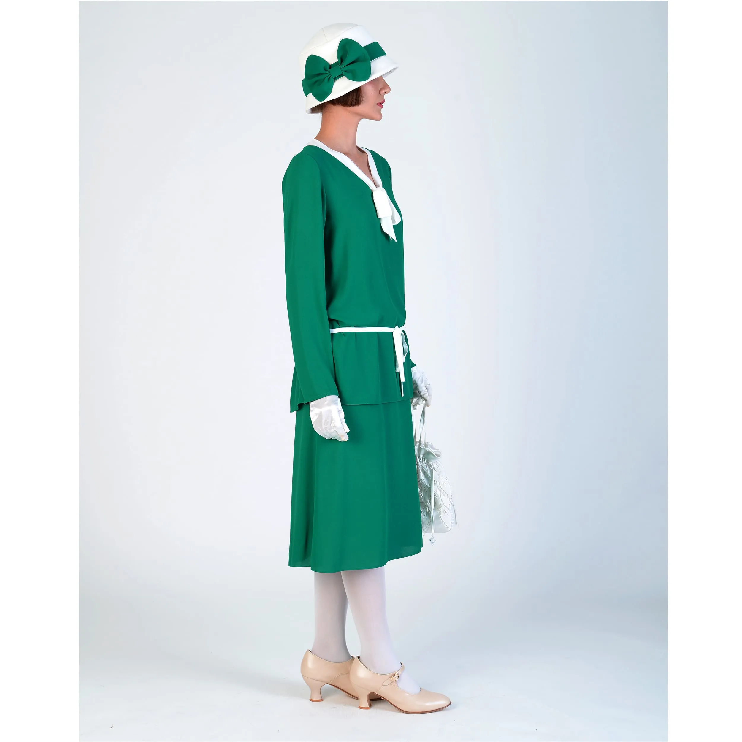 2-piece 1920s ensemble in green with off-white details