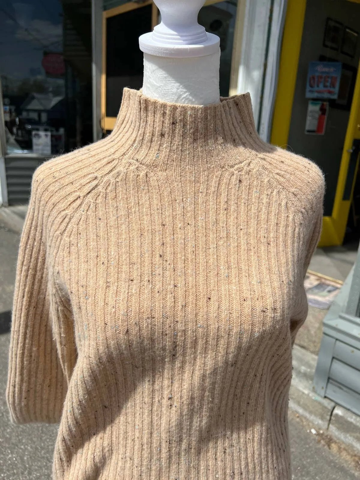Beige Donegal Speckled Mockneck Sweater women's small