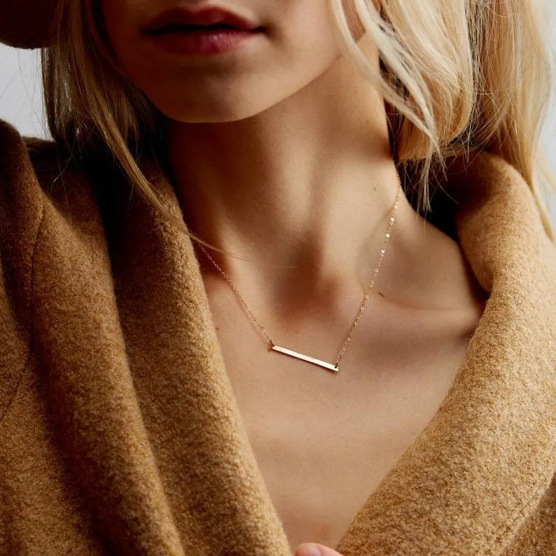 DAINTY BAR LAYERED NECKLACE SET