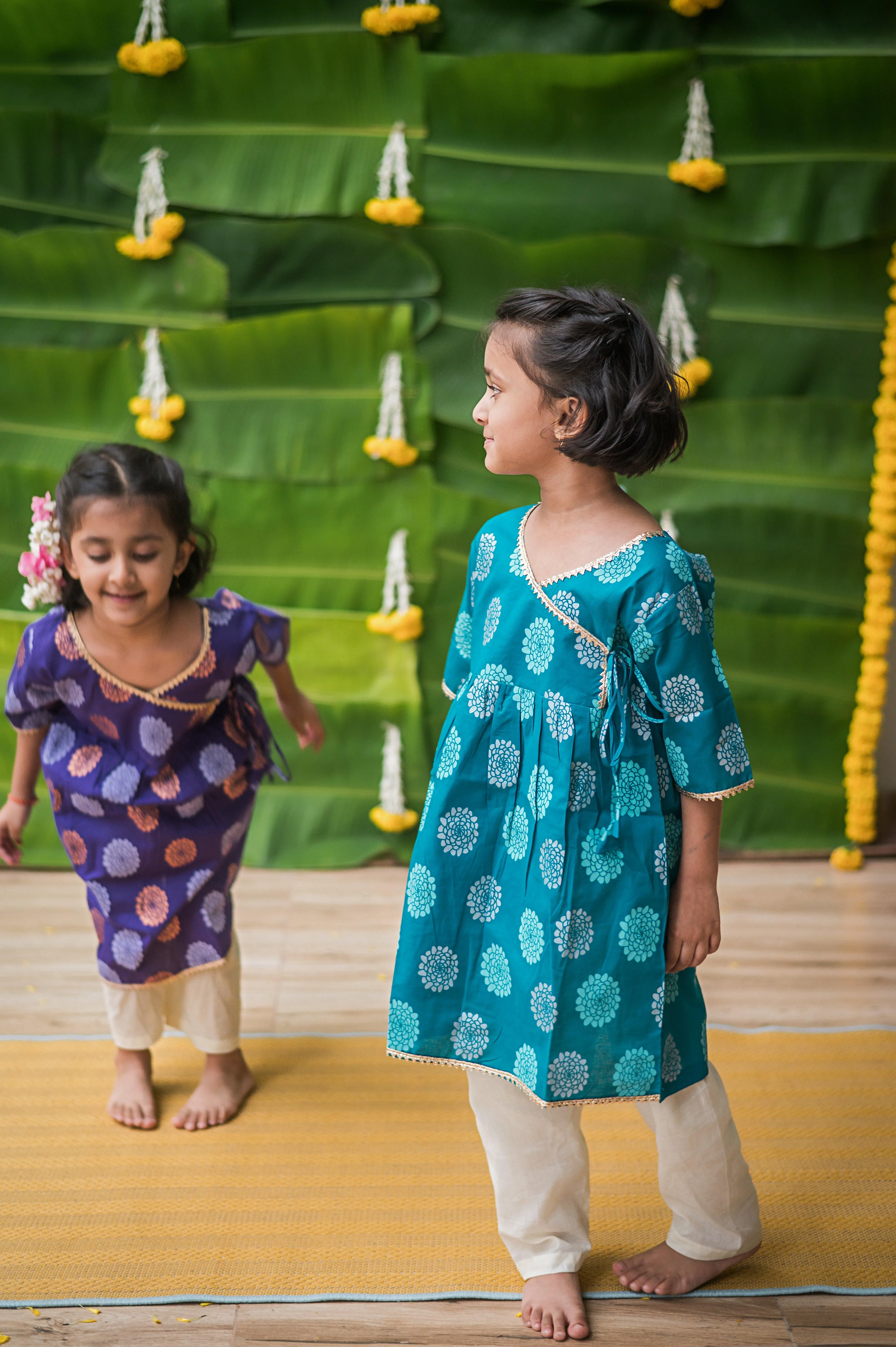 Dazzling Flower Girls Ethnic Wear- Blue