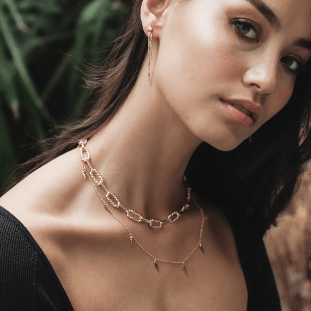 Double Link Twisted Chain