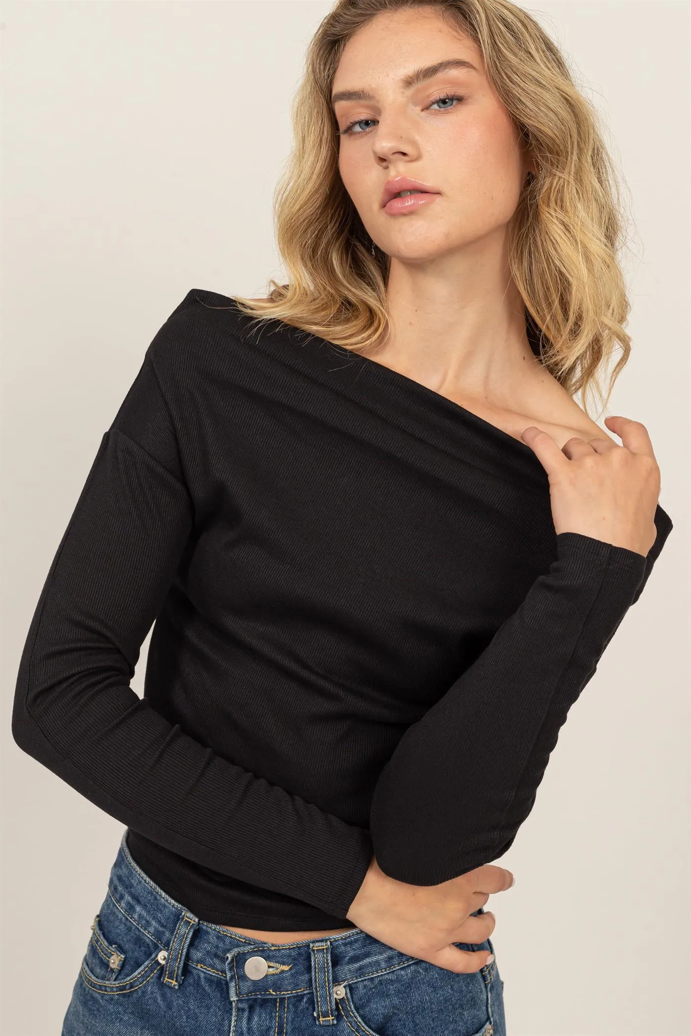DZ24F361-OFF-THE-SHOULDER RIBBED KNIT TOP