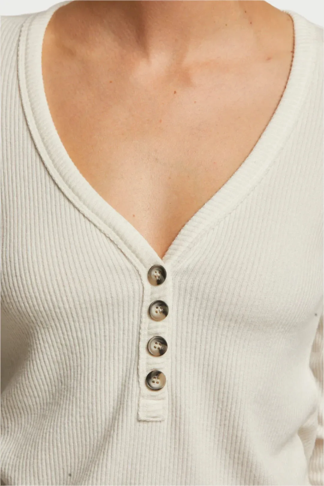 Evangeline Long Sleeve Vneck Top in Sugar
