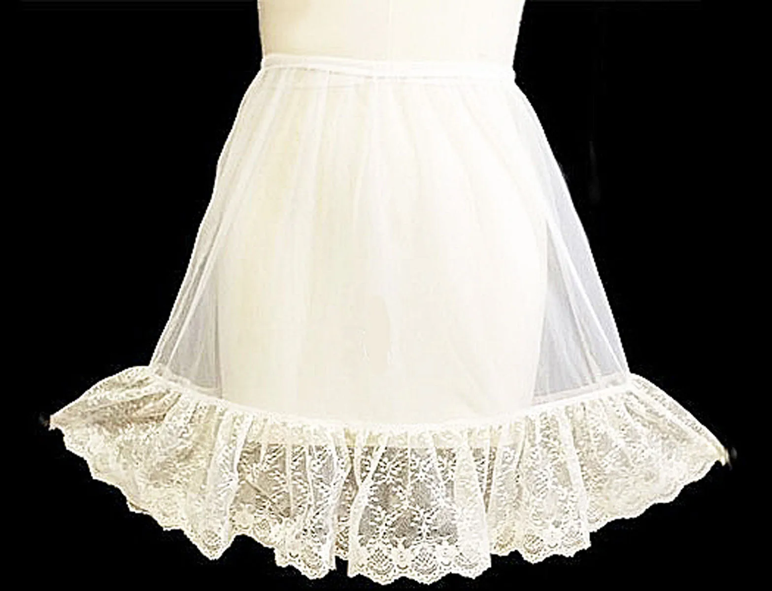 *GLAMOROUS VINTAGE PEACHES 'N CREAM WHITE SHEER HALF SLIP WITH HUGE SCALLOPED ECRU LACE FLOUNCE - MADE IN THE U.S.A.