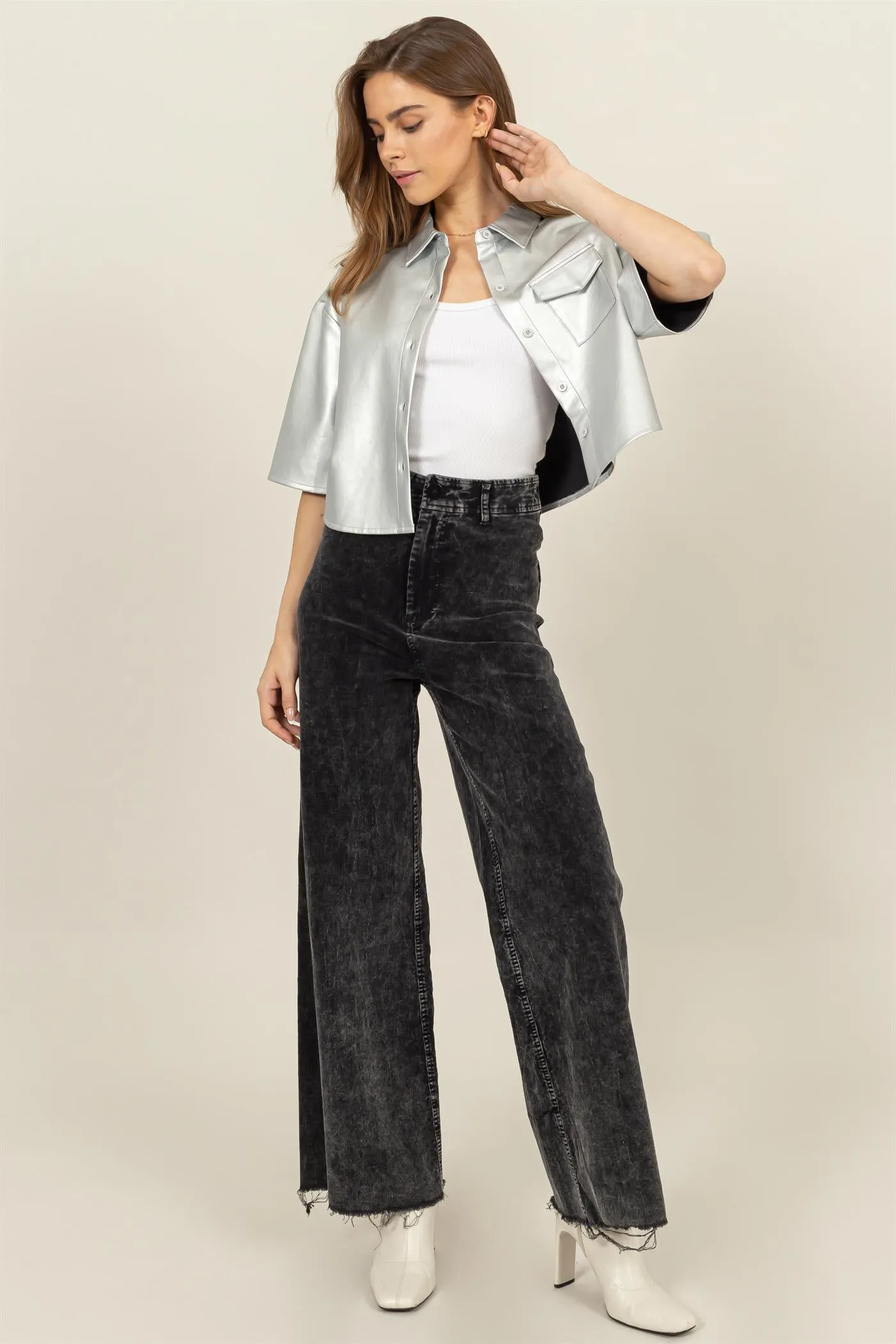 HF24F102-FAUX LEATHER BUTTON-DOWN CROPPED SHIRT