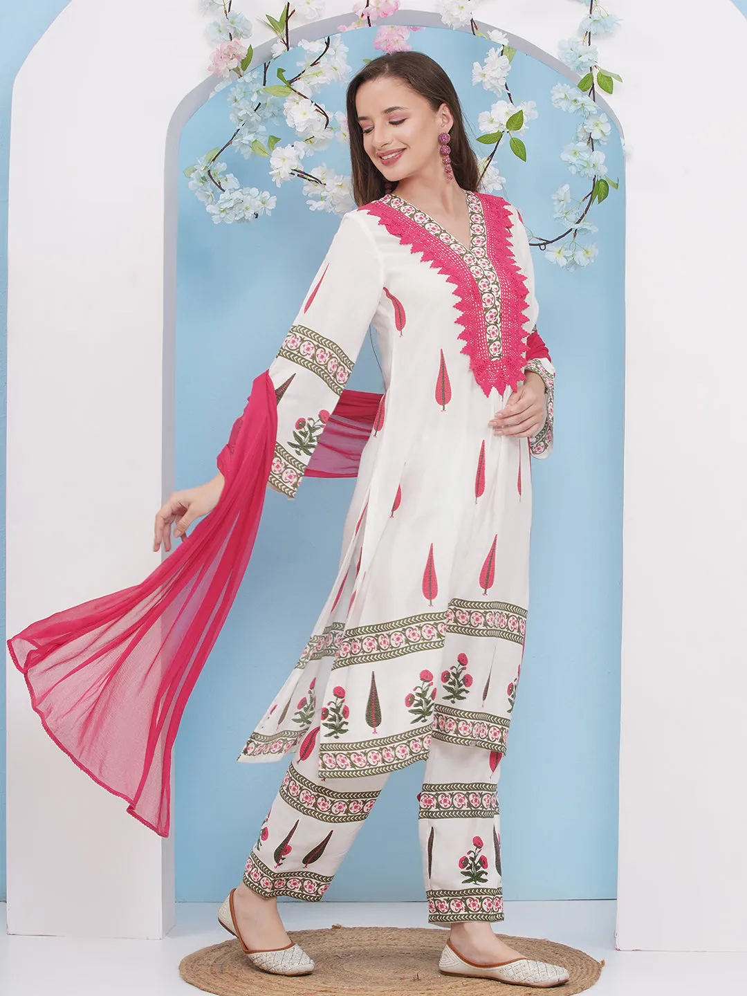 Jashvi White Colour floral printed Straight Kurta with Palazzos Dupatta.