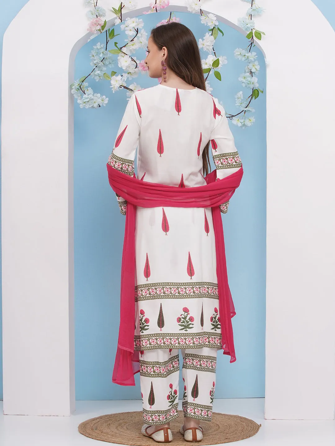 Jashvi White Colour floral printed Straight Kurta with Palazzos Dupatta.