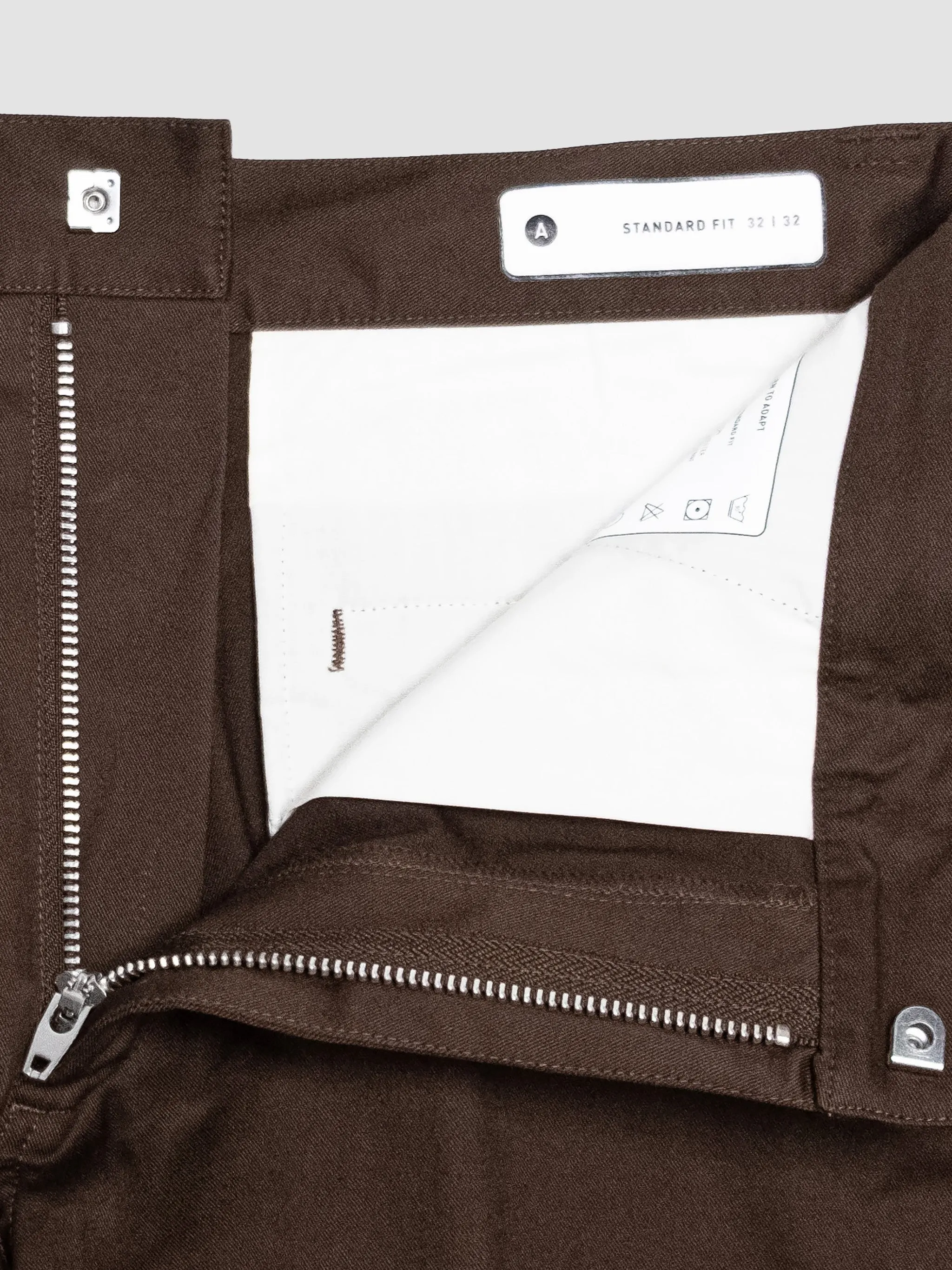 KYRON WARRICK - Standard Fit Chino Pant Demitasse