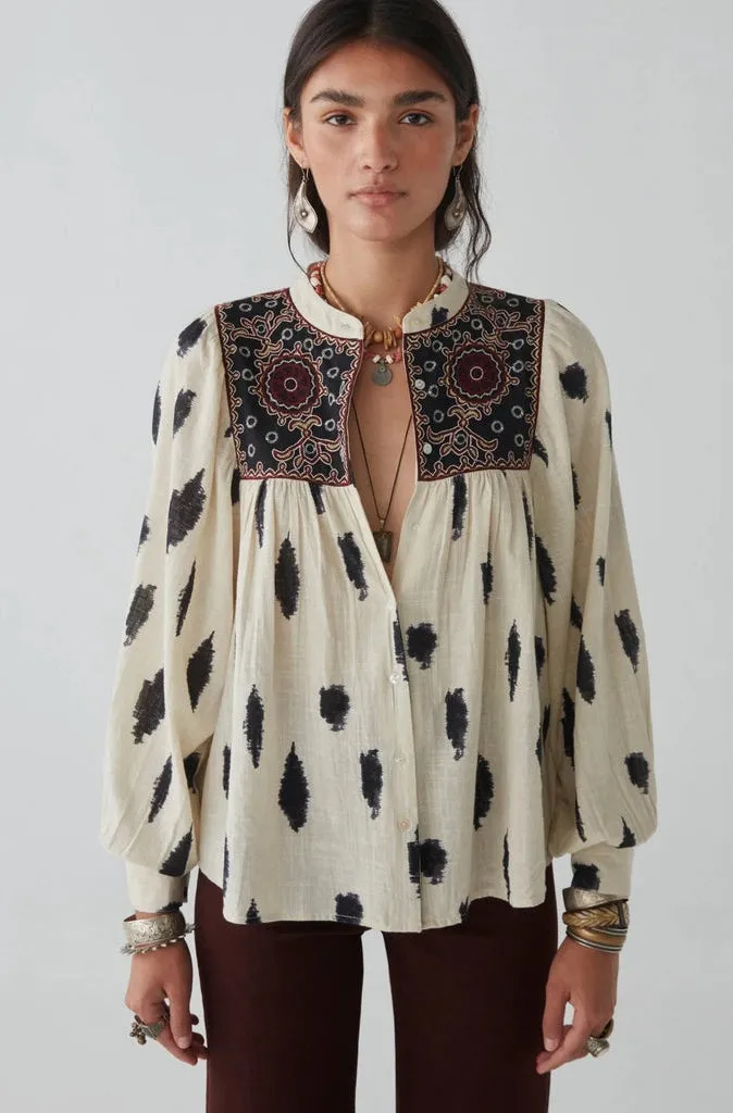 Maison Hotel Macarena Blouse in Dust in the Wind Ivory