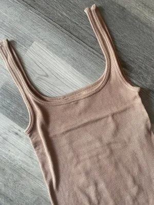 mocha layering tank