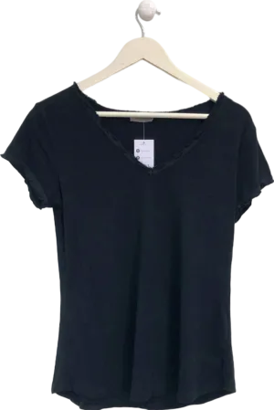N°1 George Street Black V-Neck T-Shirt