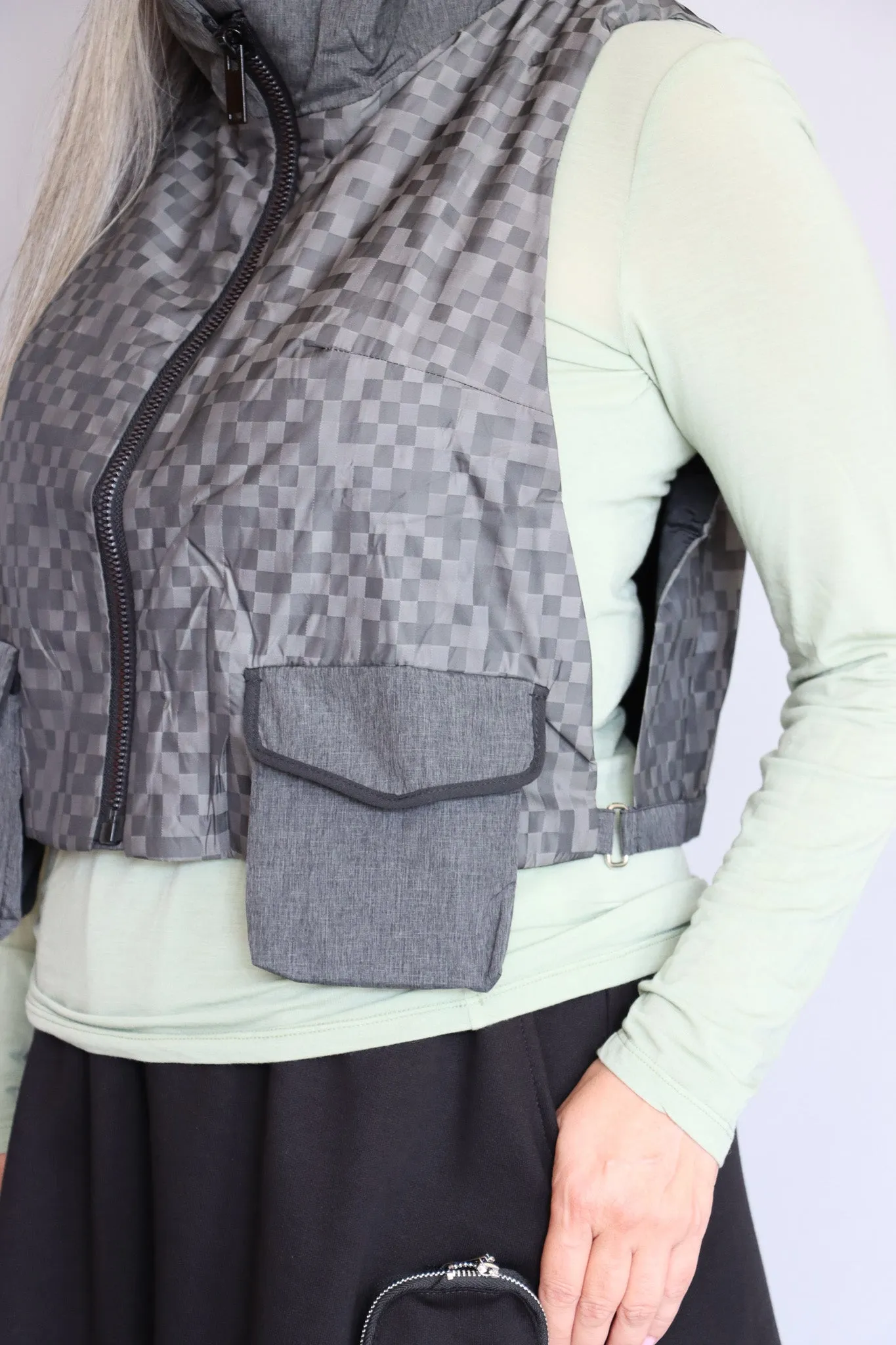 NY 77 Design 25126 Vest