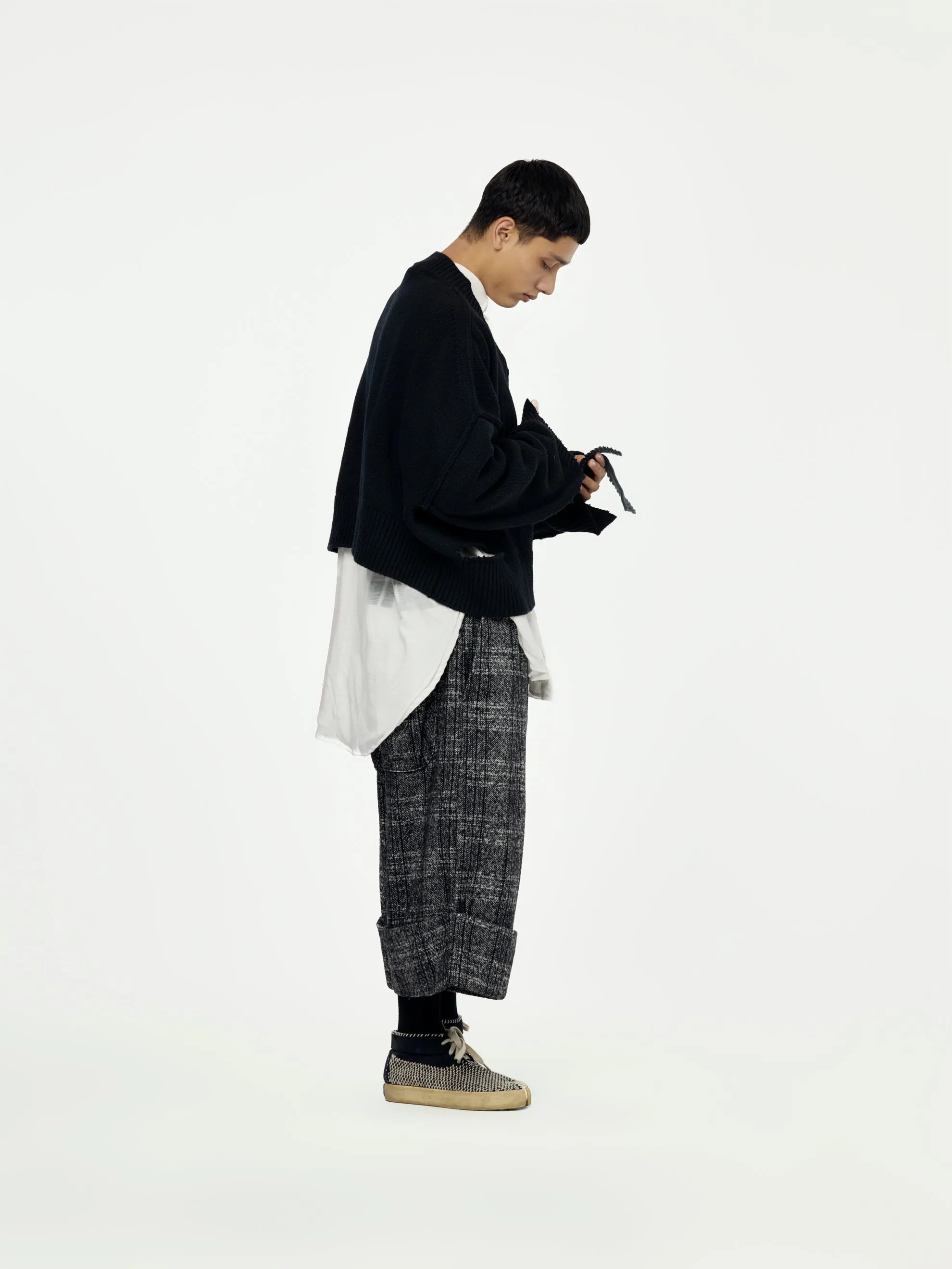 PENTA CROPPED SWEATER (Black)