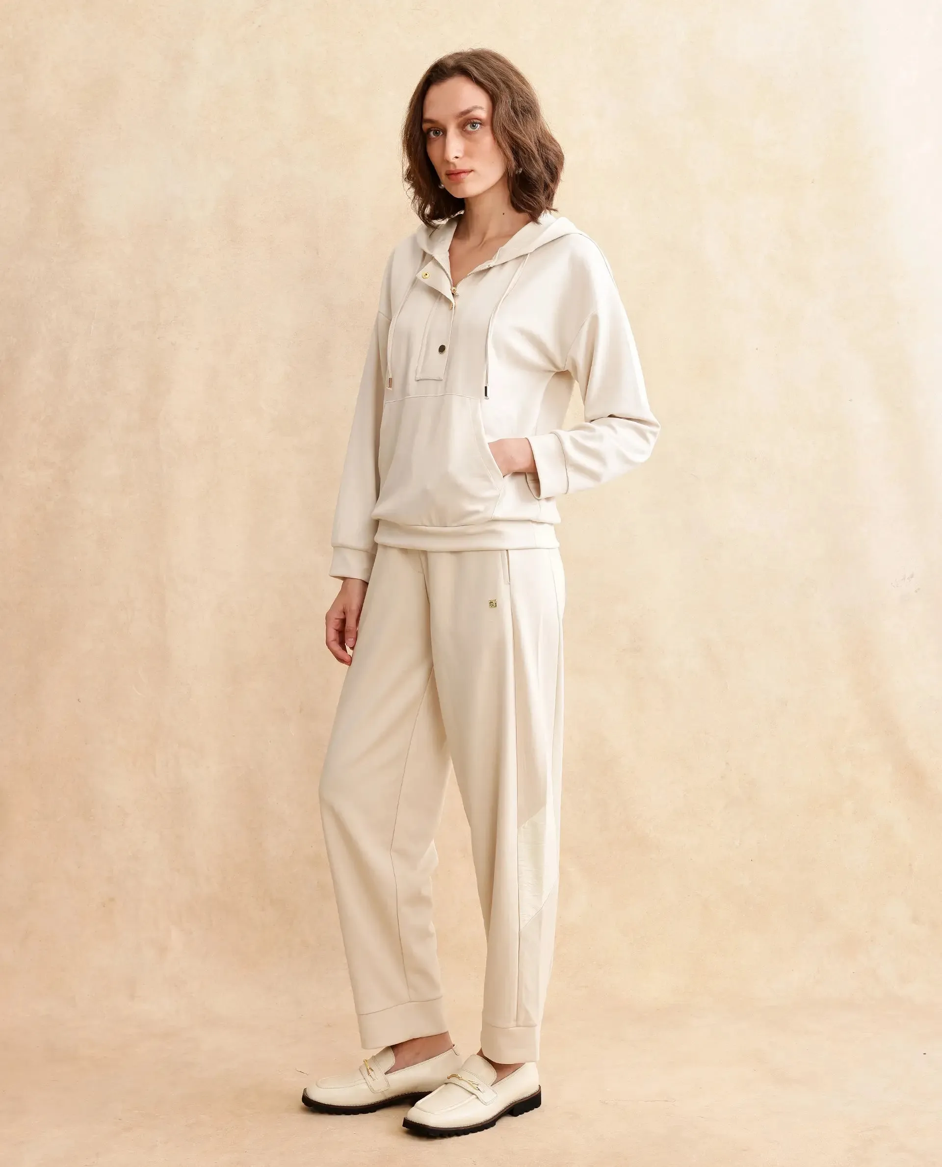 Rareism Women Yalova Primary Off White Full Sleeve Sweatshirt