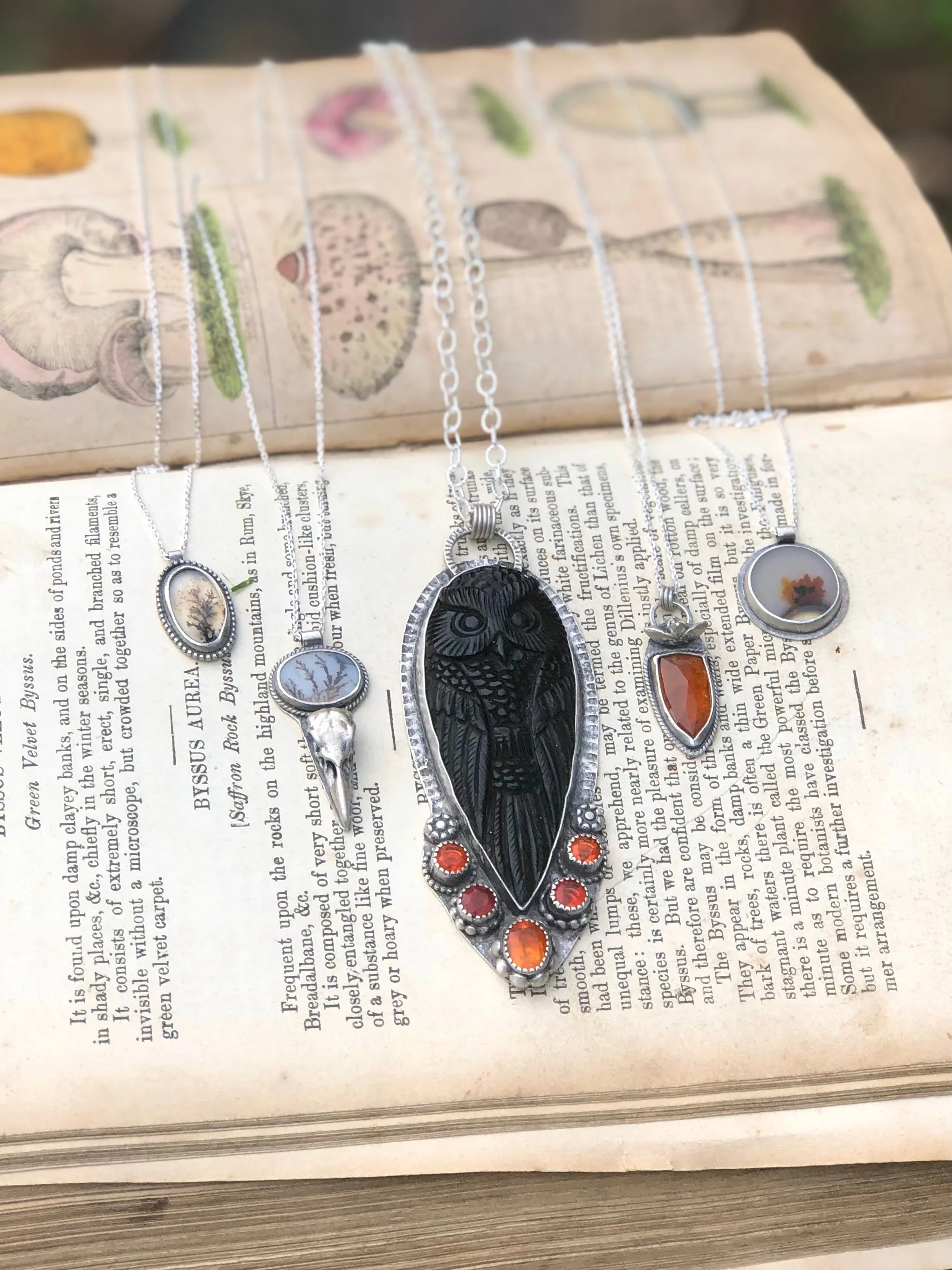 Round Dendritic Autumn Necklace
