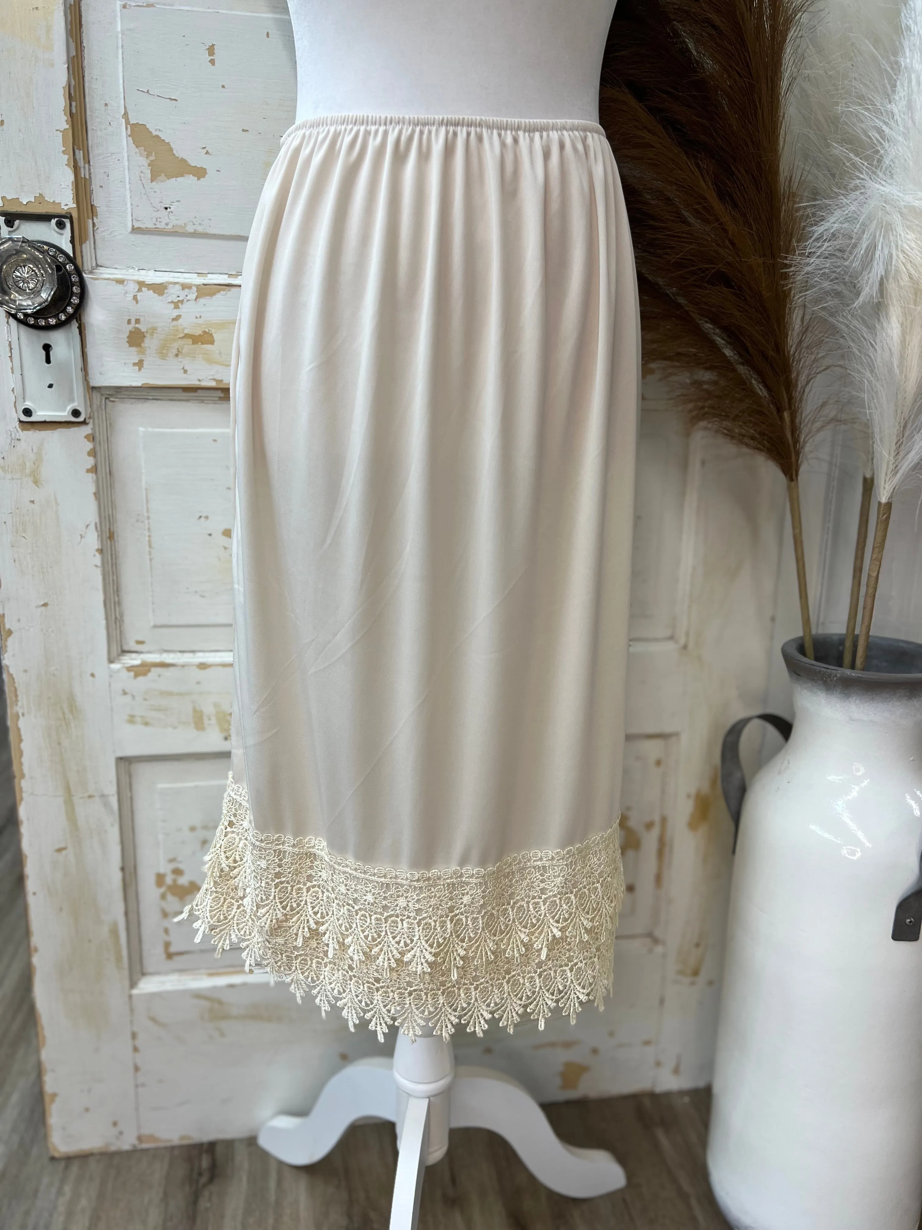 Teardrop Lace Skirt Extender