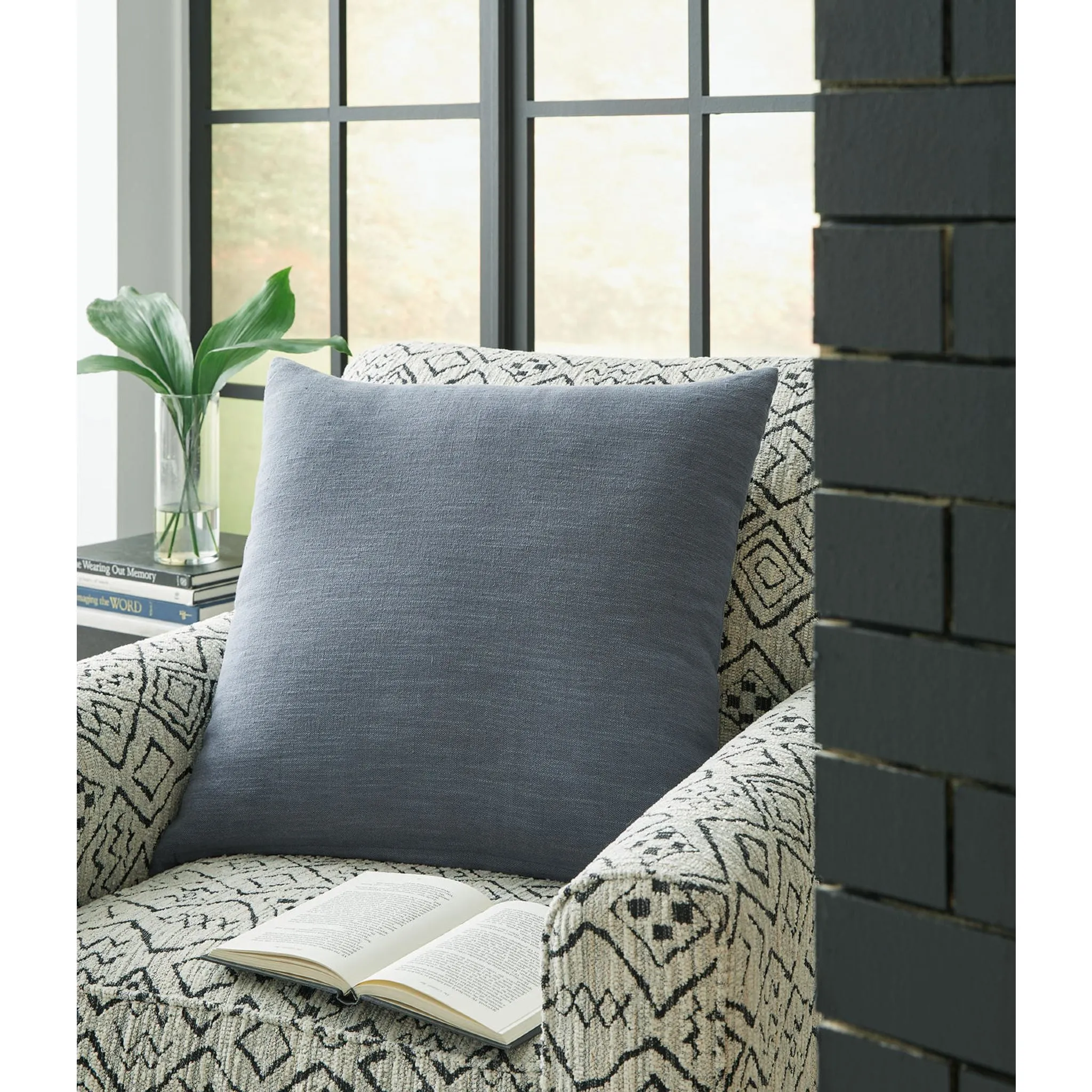 Thaneville Pillow