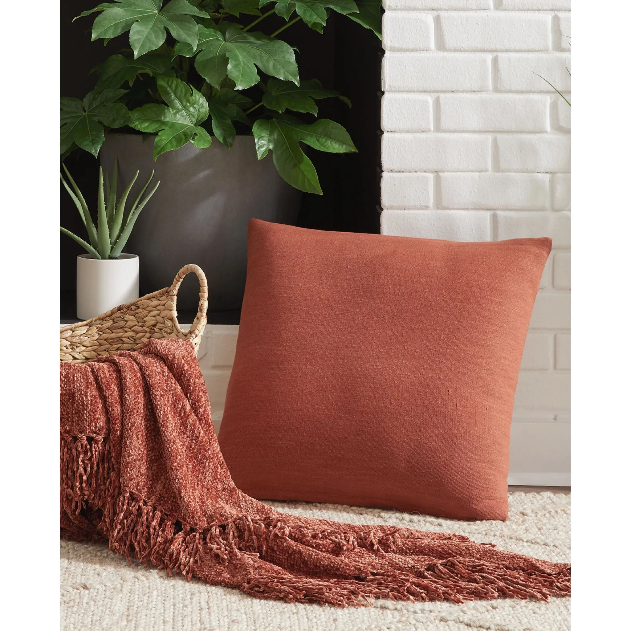 Thaneville Pillow