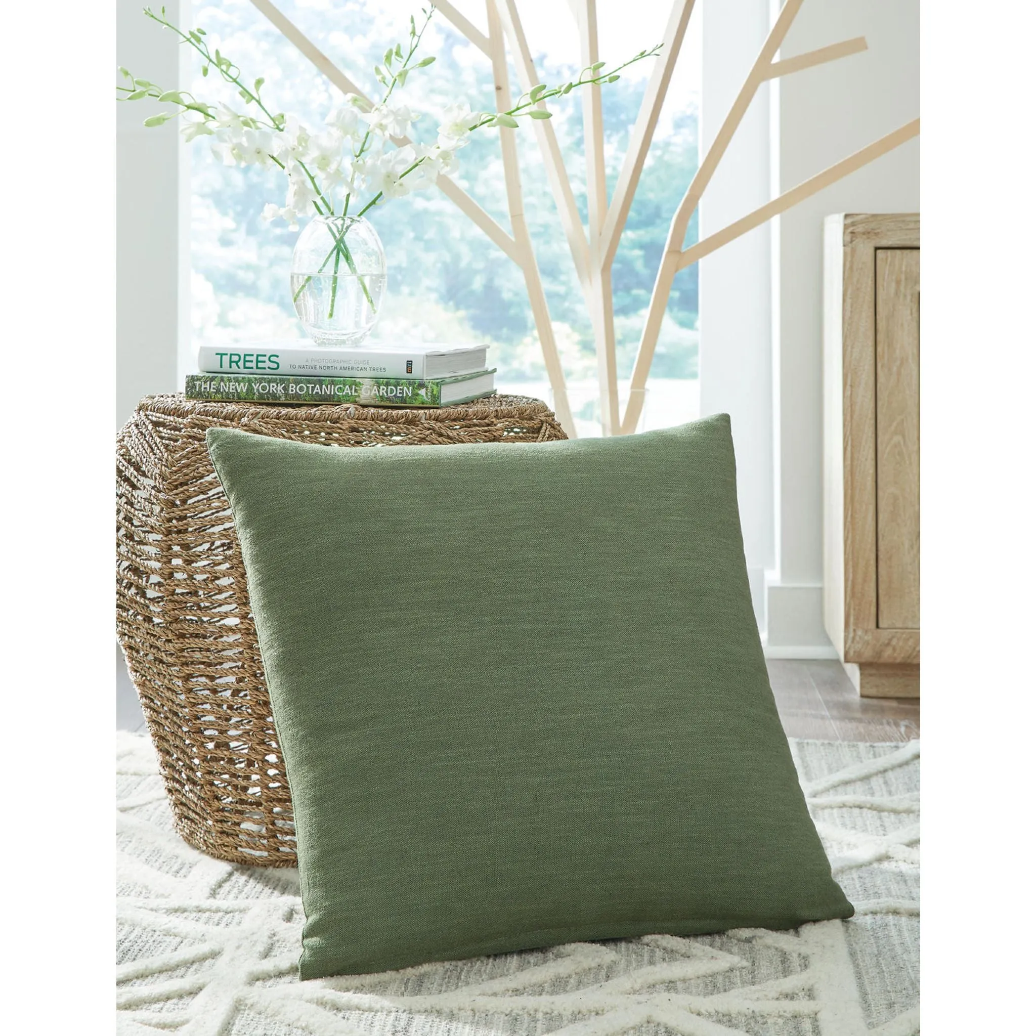 Thaneville Pillow