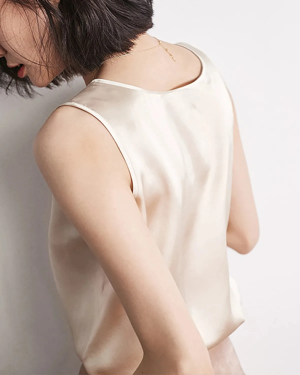Women's Round Neck Sleeveless Silk Tank