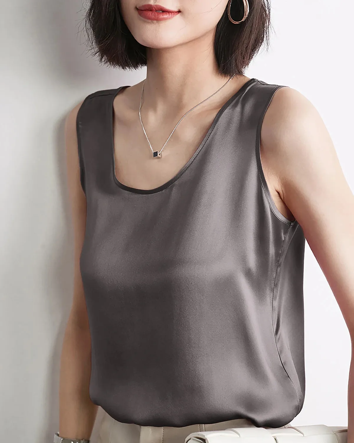 Women's Round Neck Sleeveless Silk Tank